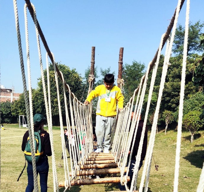 ROPE WALKING